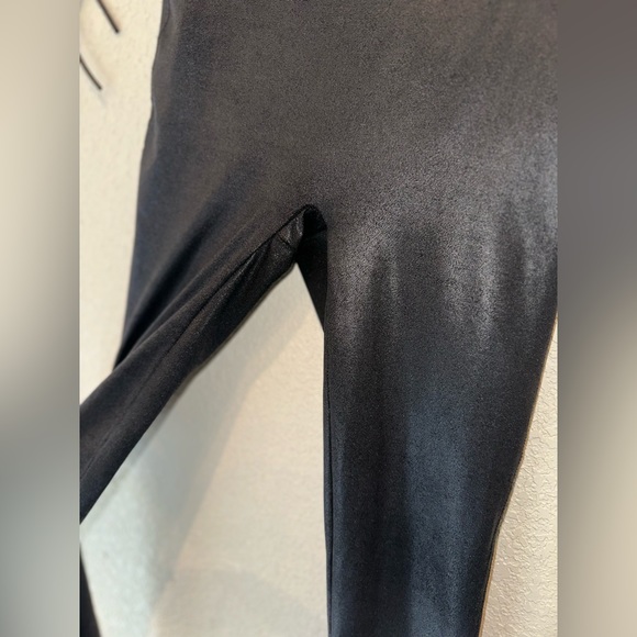 Serra Faux Leather Leggings / Wet Look Leggings Size Small - Picture 7 of 7